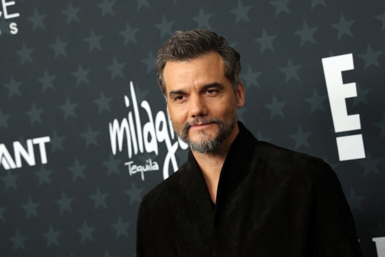 critics choice awards arrivals