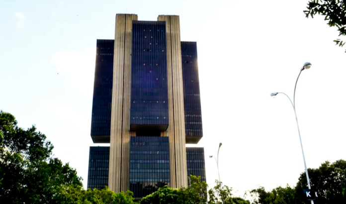 Copom mantém a taxa Selic em 15% ao ano