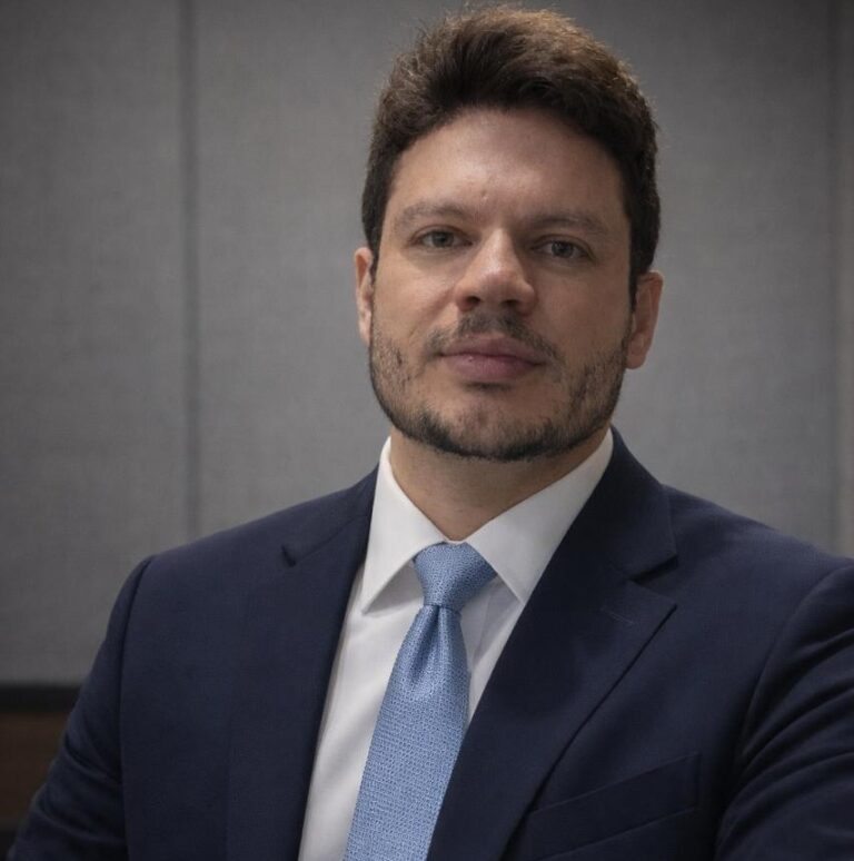 Sidarta Gadelha é homenageado com o Prêmio Melhores do Ano 2025 por trajetória empresarial e acadêmica de impacto na Amazônia.