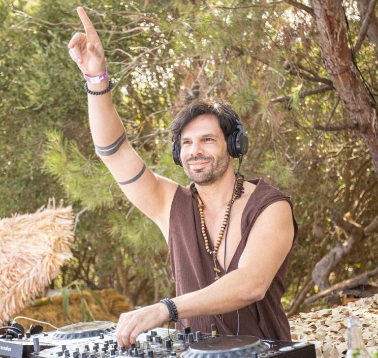 Do Netflix para o Carnaval 2026: O artista Lipy Adler “Lipy” no Line Up do 300 Cosmo Beach Club em Jurerê Internacional