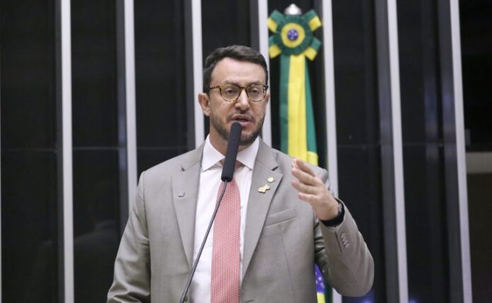 Comissão aprova regras para serviços de cuidadores e passeadores de Discussão e votação de propostas legislativas. Dep. Delegado Matheus Laiola (UNIÃO - PR)