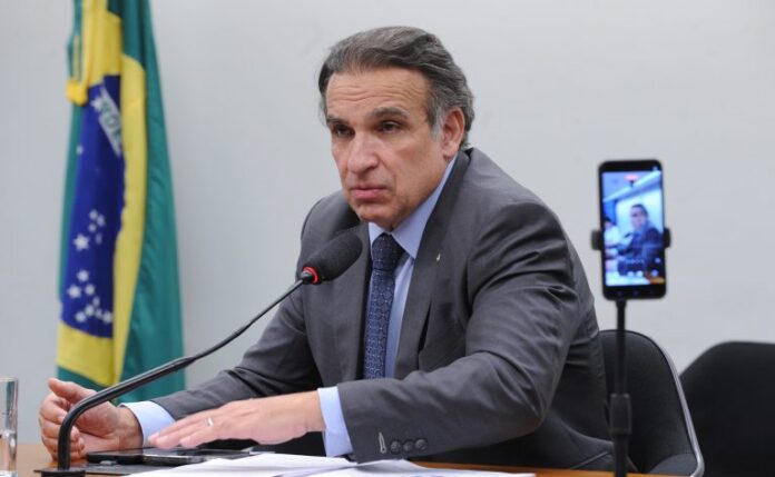 Audiência Pública - Política Nacional de Atendimento às Pessoas com Fibromialgia. Dep. Hugo Leal (PSD - RJ)