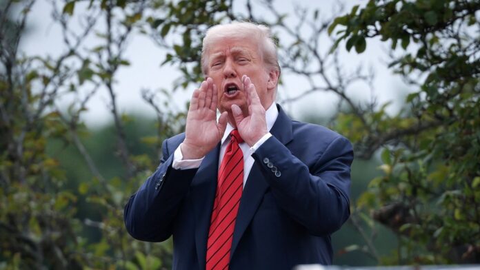 Trump ordena a revelação de arquivos sobre vida alienígena, OVNIs Trump ordena a revelação de arquivos sobre vida alienígena, OVNIs e UAPs