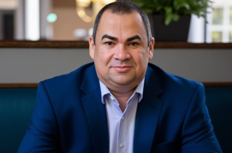 Alcimar Martins assume presidência da ABEJAT com agenda firme contra irregularidades na EJA e no ensino técnico