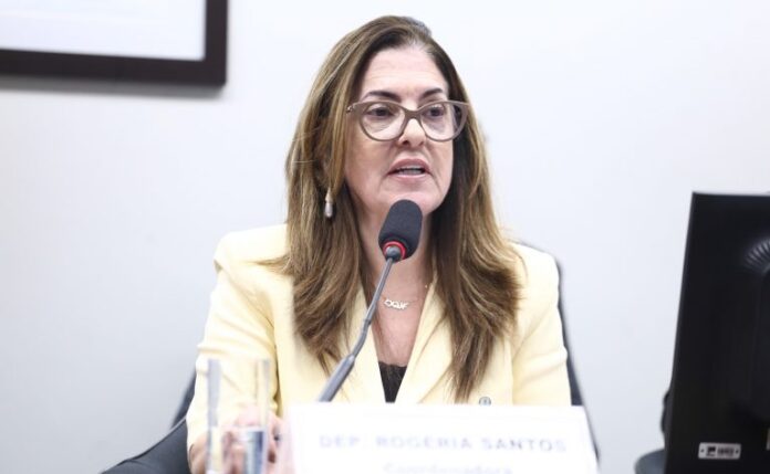 diência Pública - Reforma da Legislação Penal, Processual Penal e repressão aos crimes cibernéticos contra crianças e adolescentes. Dep. Rogéria Santos (REPUBLICANOS-BA)