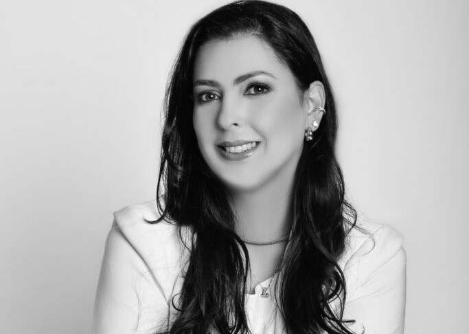 DSC2945-copiar-1-683x1024w De acordo com a jurista Lívia Pelli Palumbo, o desafio contemporâneo está em reconhecer que tratar todos de forma igual não significa, necessariamente, promover equidade. “A igualdade formal, por si só, não corrige distorções históricas, sociais e econômicas que afetam determinados grupos. É preciso mecanismos mais específicos e eficazes de proteção”, destaca.