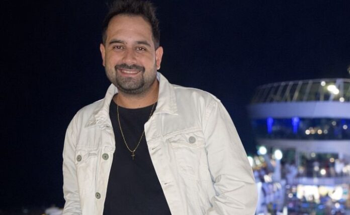 WhatsApp Image 2026-02-28 at 11.35.27 PMry À frente da POP Move, plataforma de mobilidade urbana em expansão no Brasil, Henrique não se limita ao crescimento territorial. Seu foco está na engenharia do modelo operacional, desenhando um sistema descentralizado onde cada cidade funciona como uma unidade estratégica, com metas claras, acompanhamento contínuo e responsabilidade local.