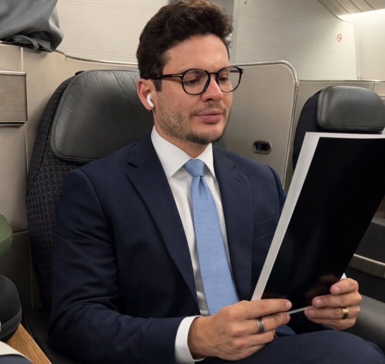 A viagem integra uma agenda estratégica que reúne líderes empresariais, executivos e investidores interessados em compreender as transformações da nova economia, bem como fortalecer conexões internacionais e acessar tendências que impactarão diretamente o futuro das organizações.