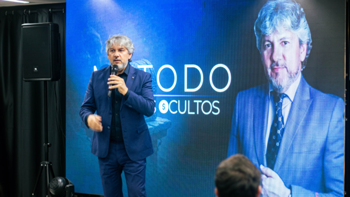 créditos Apresentação do evento Método Créditos Ocultos durante encontro que reuniu contadores, advogados e empresários para discutir oportunidades tributárias no regime de lucro real.