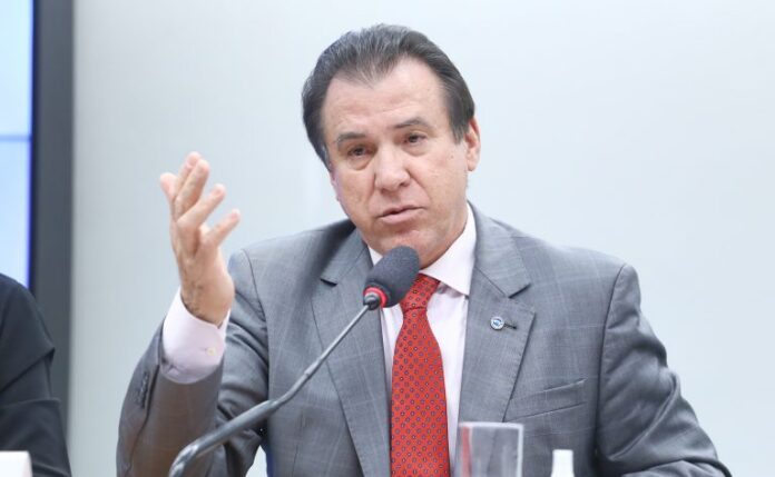 Audiência Pública - Projeto de Lei Complementar 12/2024 - Relação de trabalho intermediado por empresas operadoras de aplicativos de transporte. Ministro do Trabalho do Brasil, Luiz Marinho.