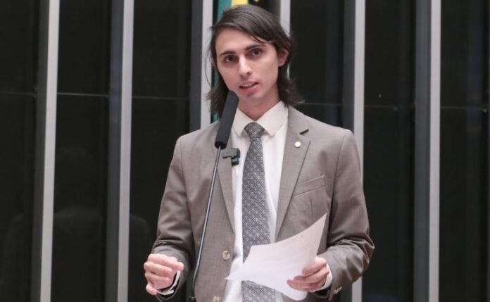 Projeto cria programa nacional para combater "rachas" em vias públicas - Notícias