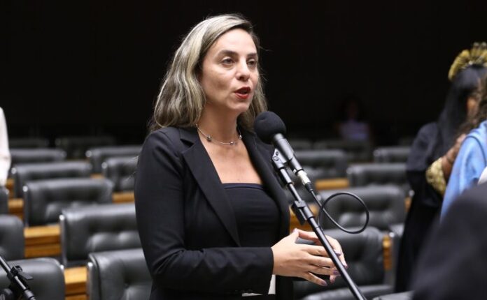 Câmara aprova uso imediato de tornozeleira eletrônica por agressor de mulher que permaneça em risco - Notícias