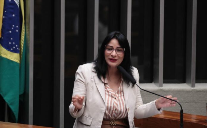 Homenagem à Campanha da Fraternidade 2026, com o tema “Fraternidade e Moradia”. Dep. Juliana Cardoso (PT-SP)