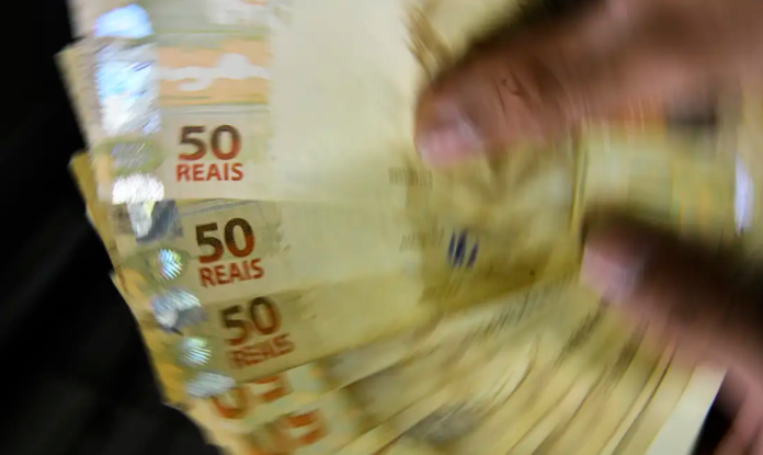 Poupança tem retirada líquida de R$ 11,1 bilhões em março Poupança tem retirada líquida de R$ 11,1 bilhões em março