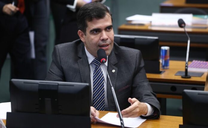 Discussão e votação de propostas legislativas. Dep. Ricardo Ayres (REPUBLICANOS-TO)