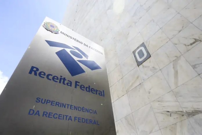 Arrecadação federal bate recorde em abril
