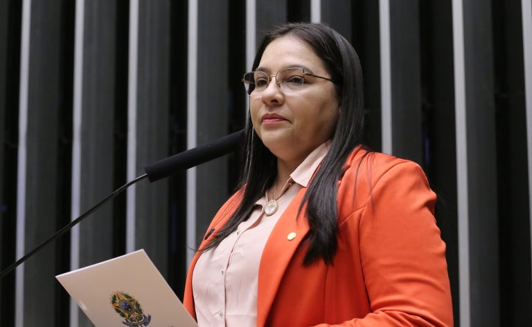 Comissão aprova cadastramento presencial prioritário no CadÚnico para famílias de baixa renda – Notícias